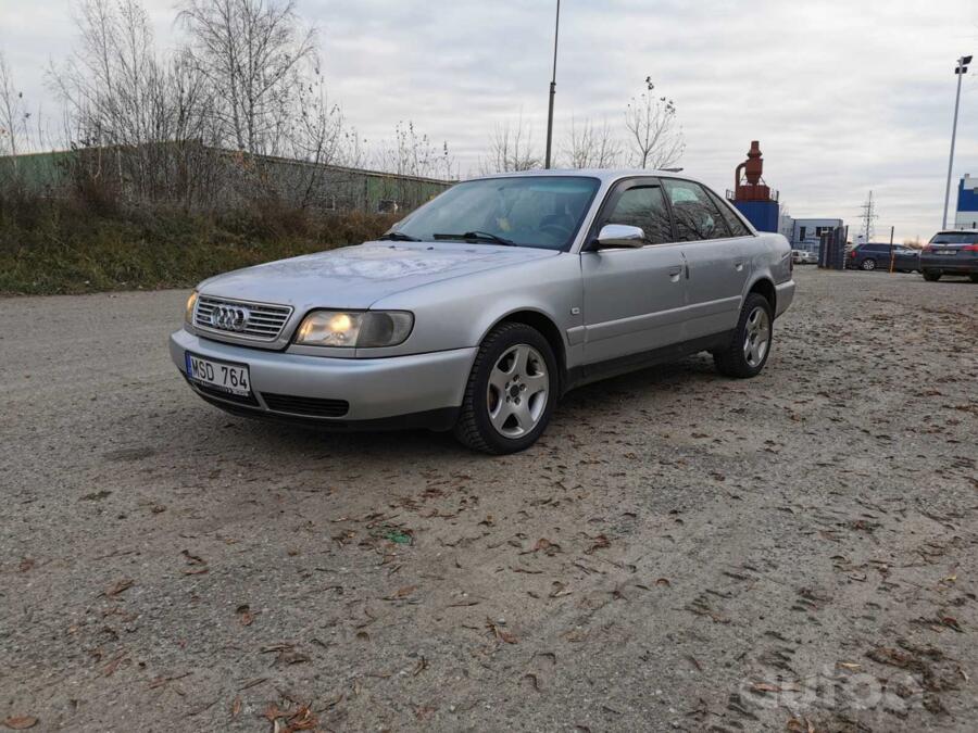 Audi A6 A4/C4 Sedan