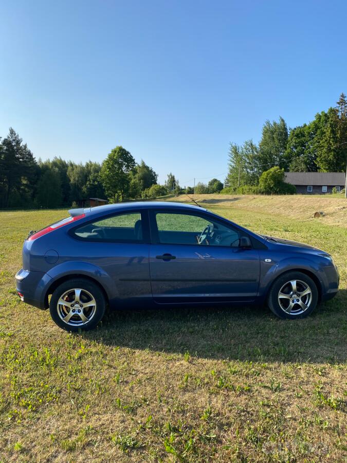 Ford Focus 1 generation [restyling] Hatchback 3-doors