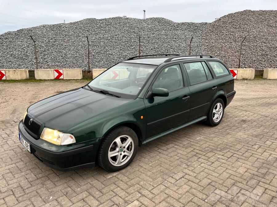 Skoda Octavia 1 generation [restyling] Combi wagon 5-doors
