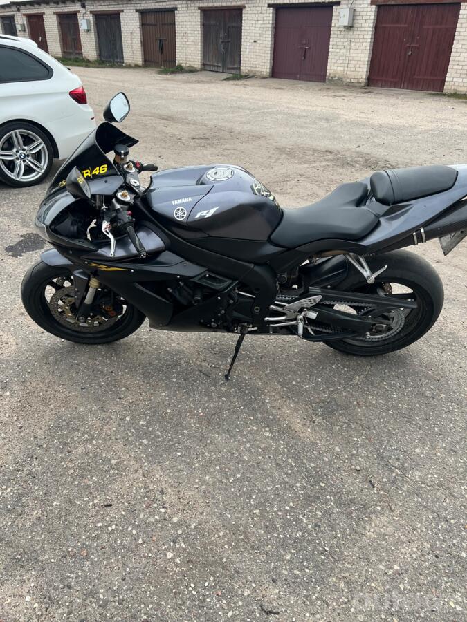 Yamaha R1