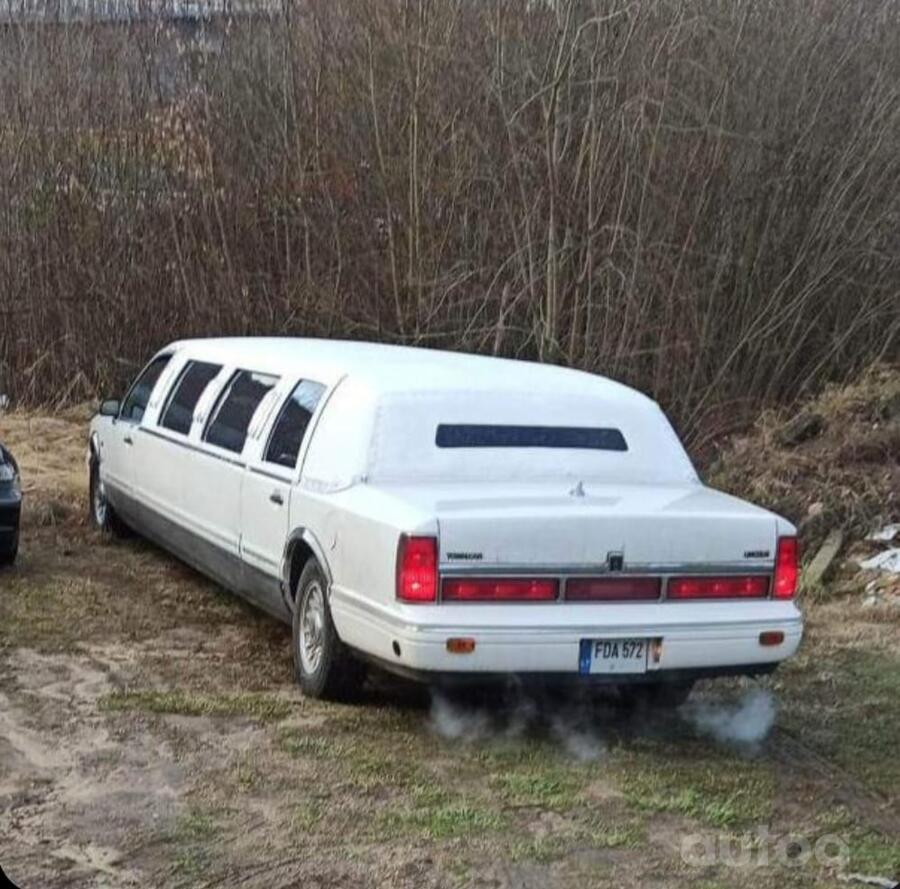 Lincoln Town Car 2 generation