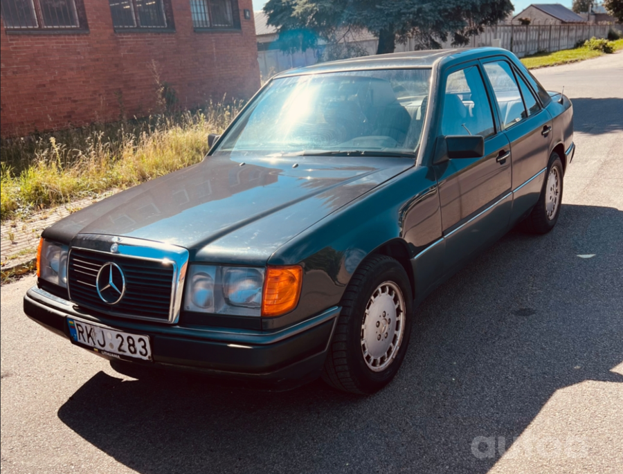 Mercedes-Benz W124 1 generation
