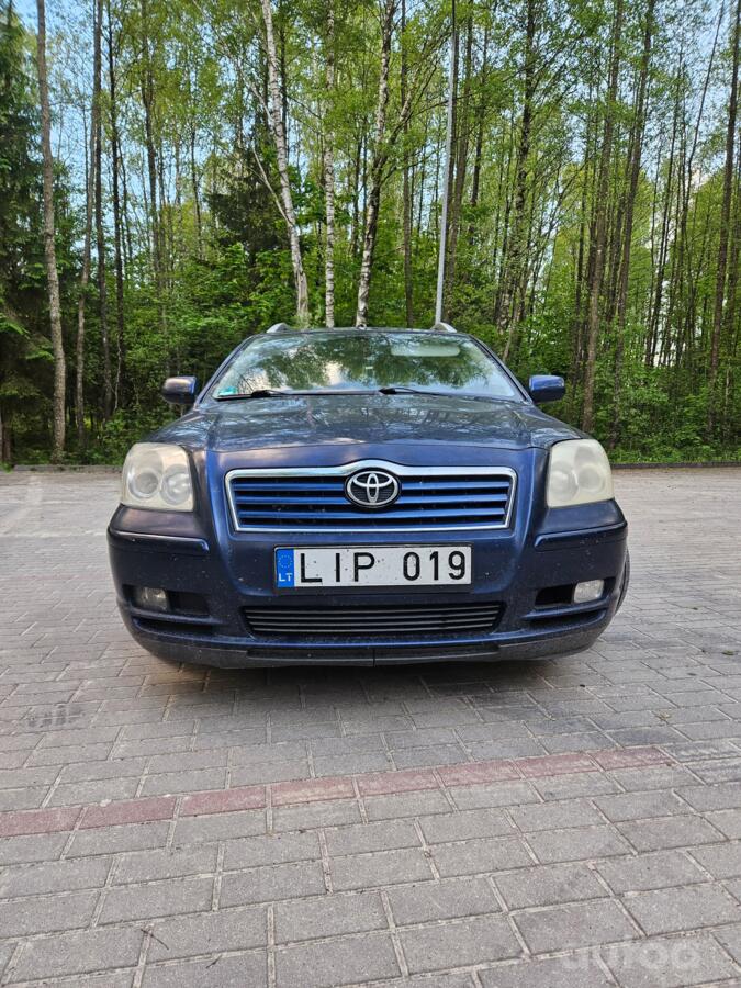 Toyota Avensis 2 generation wagon