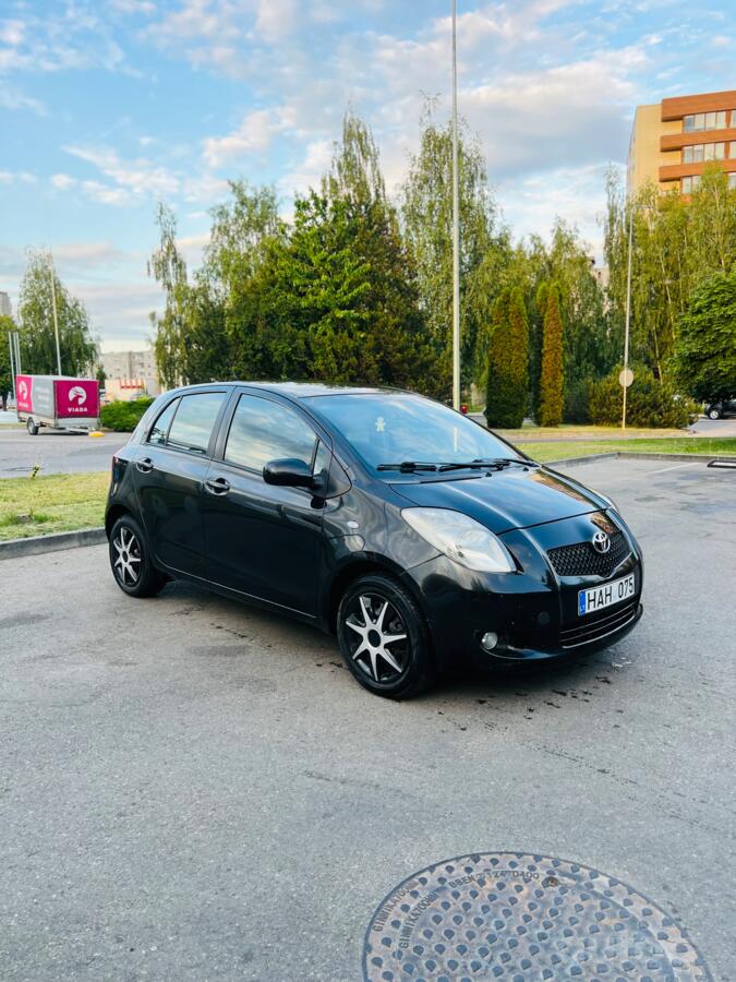 Toyota Yaris 2 generation [restyling]
