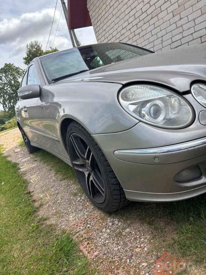 Mercedes-Benz E-Class W211/S211 Sedan 4-doors