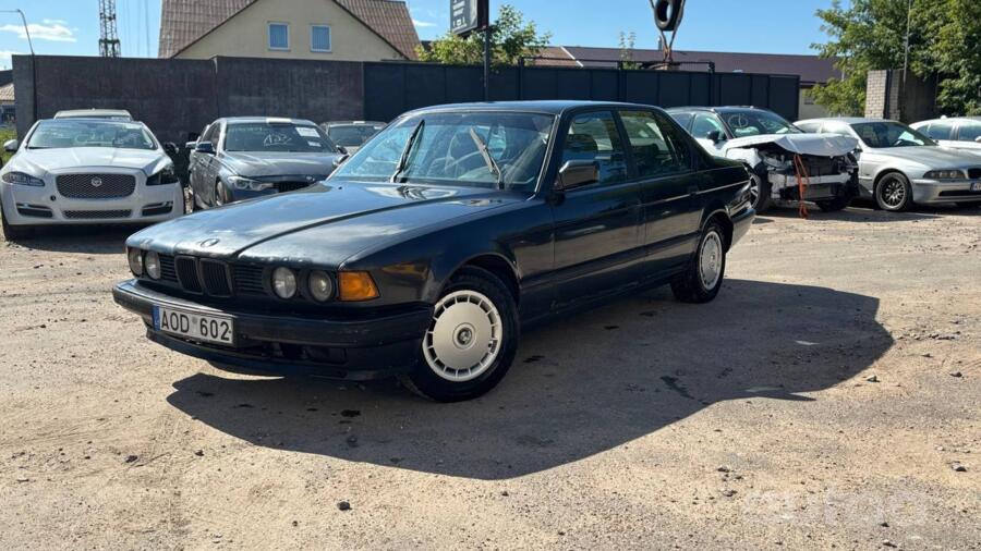 BMW 7 Series E32 Sedan