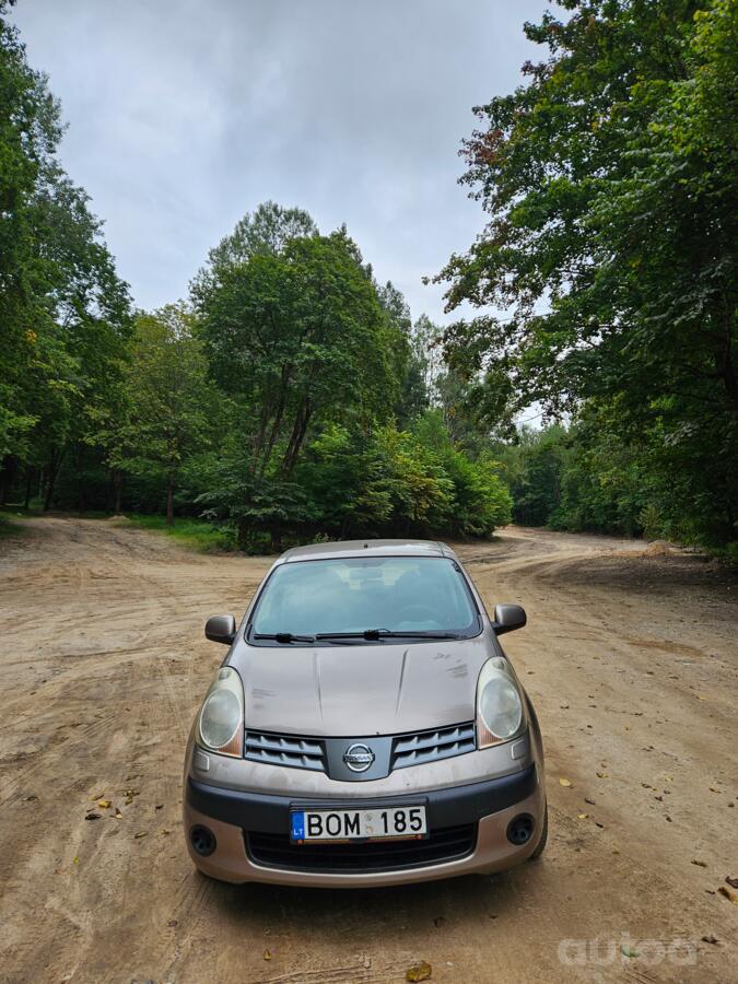 Nissan Note E11 Hatchback