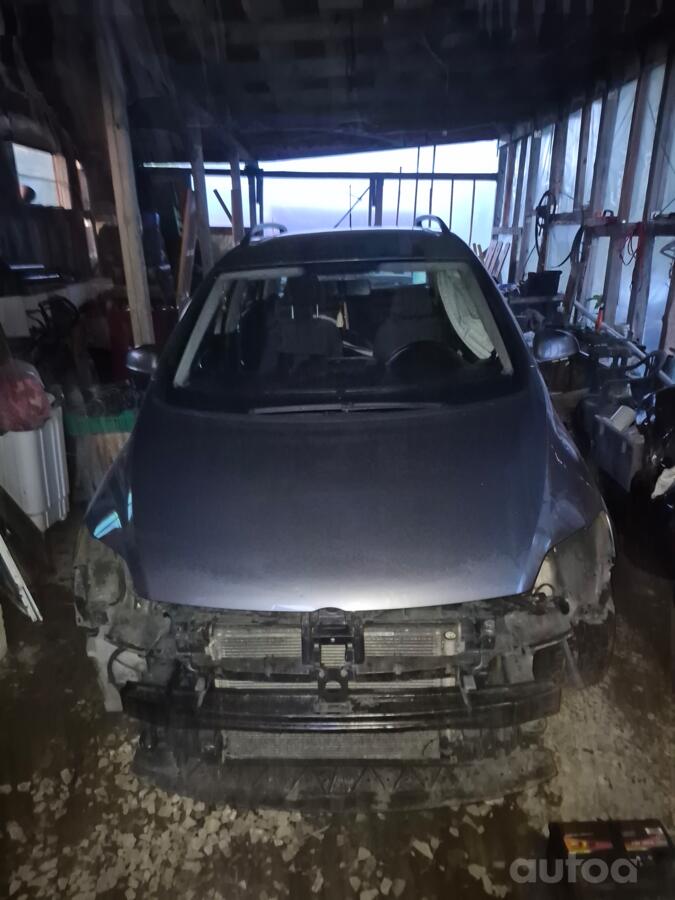 Volkswagen Golf Plus 1 generation