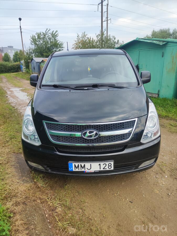 Hyundai H-1 Grand Starex Minivan