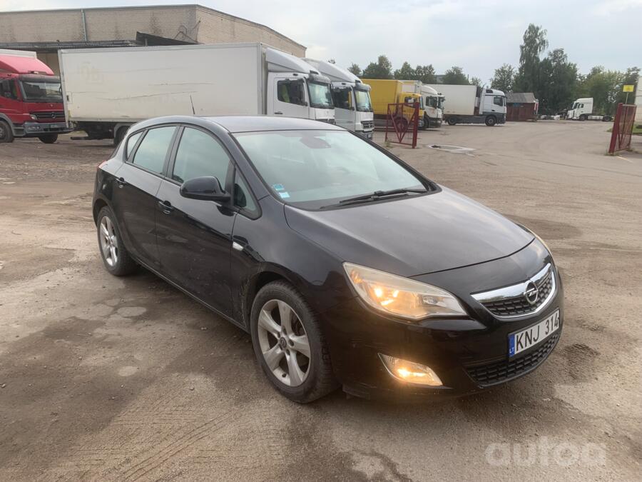 Opel Astra J Hatchback 5-doors