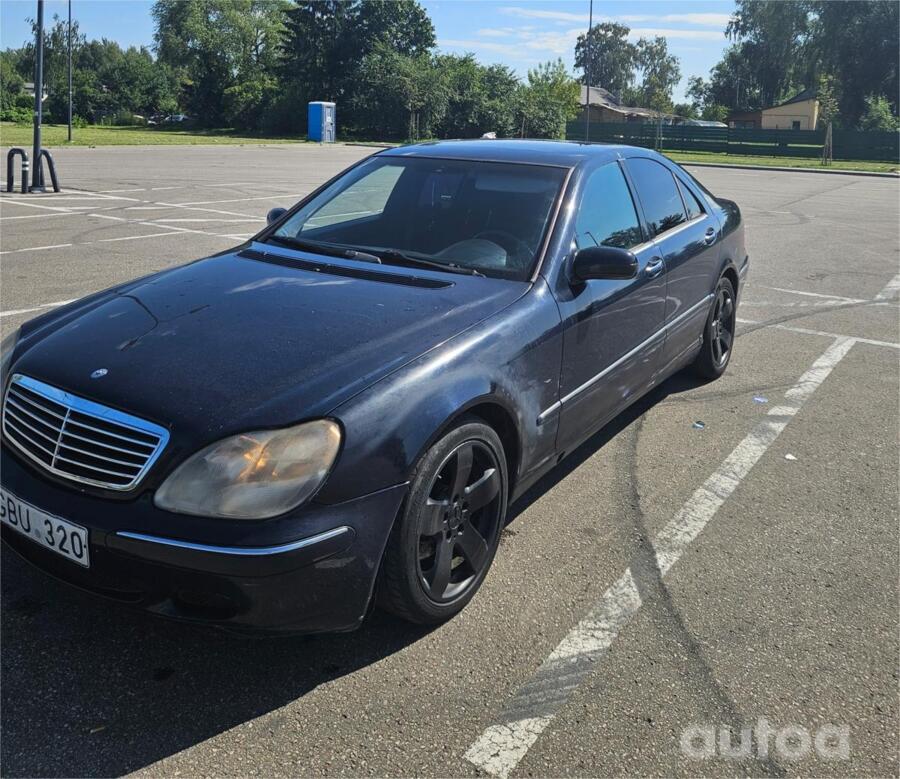 Mercedes-Benz S-Class W220 Sedan