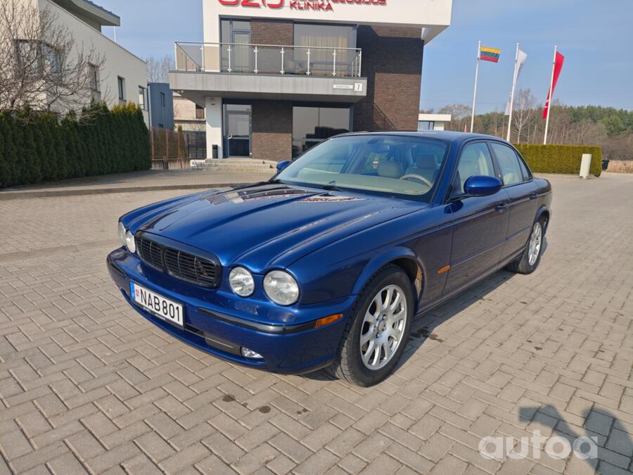 Jaguar XJ 3 generation (X350/X358)