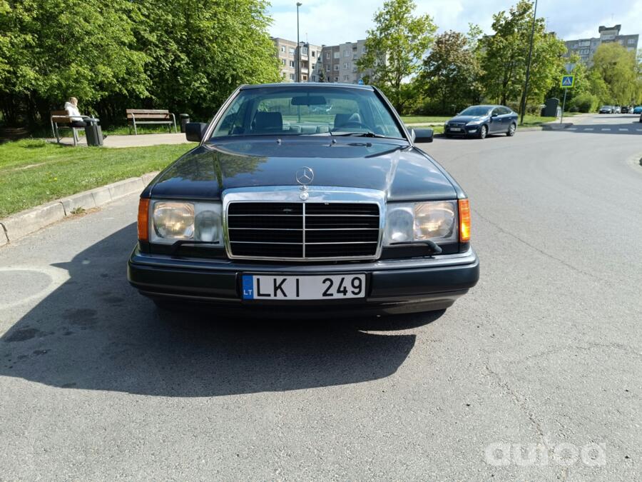 Mercedes-Benz W124 1 generation