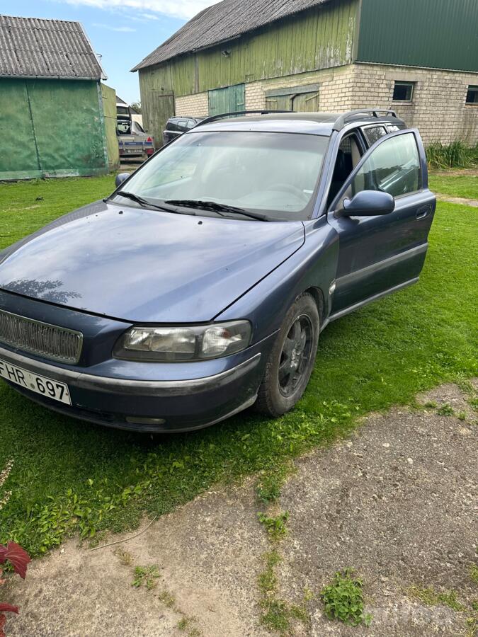 Volvo V70 2 generation wagon