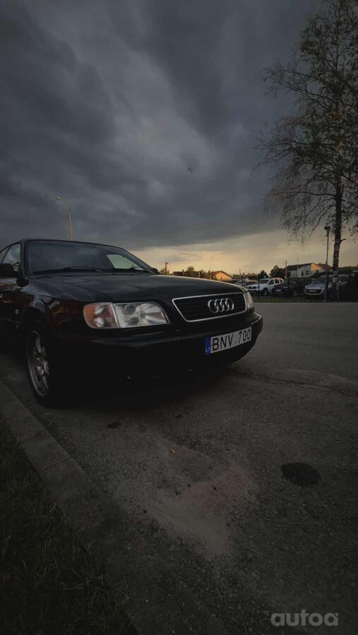 Audi A6 A4/C4 Sedan