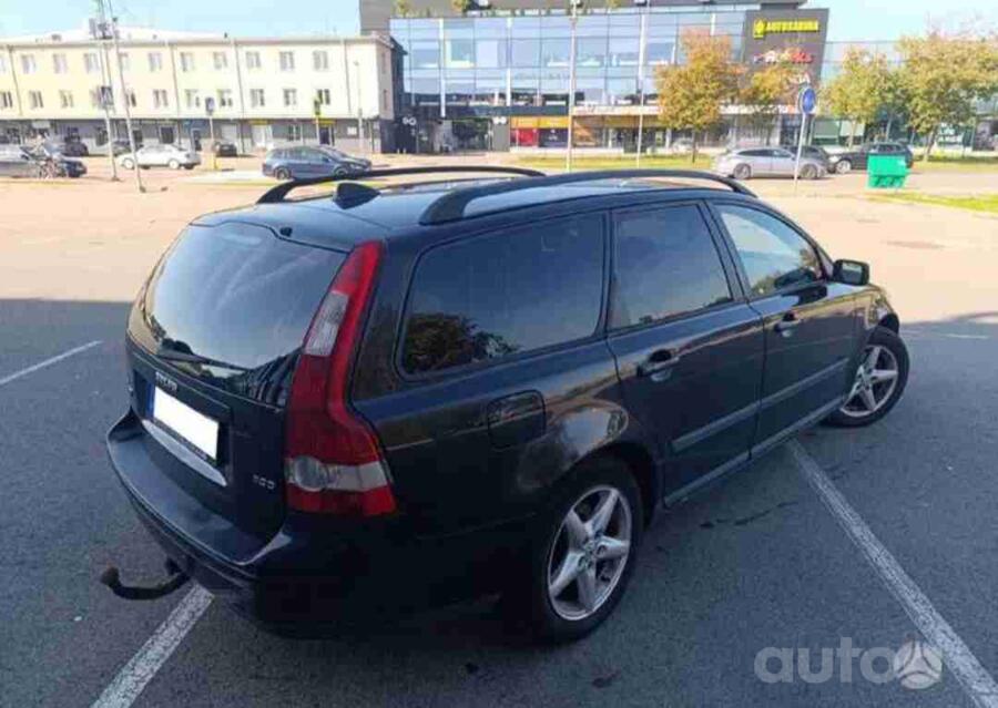 Volvo V50