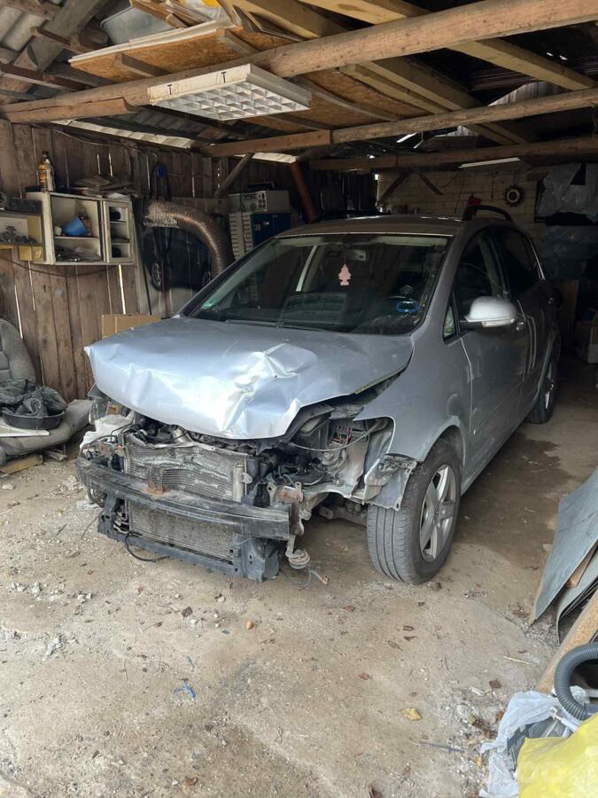 Volkswagen Golf Plus 1 generation