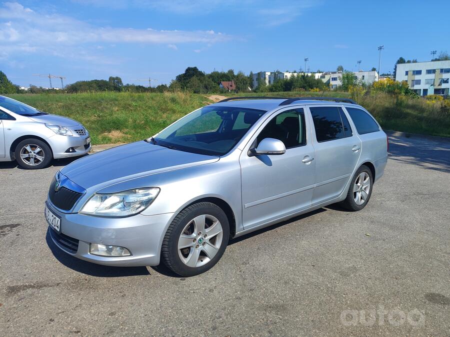 Skoda Octavia 2 generation [restyling] Combi wagon 5-doors