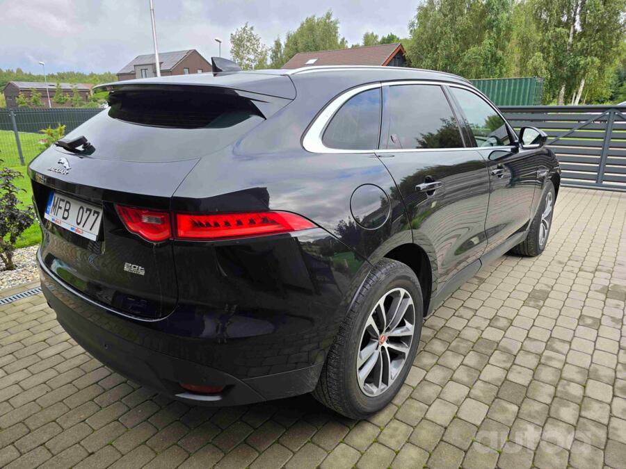 Jaguar F-Pace
