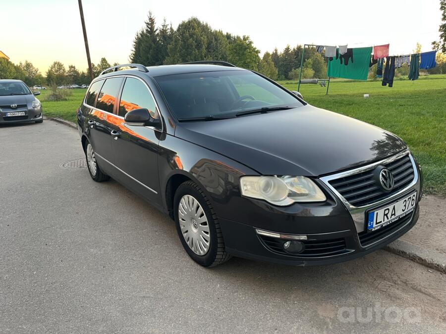 Volkswagen Passat B6 wagon 5-doors