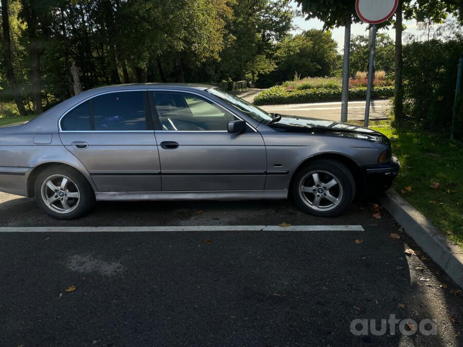 BMW 5 Series E39 Sedan 4-doors