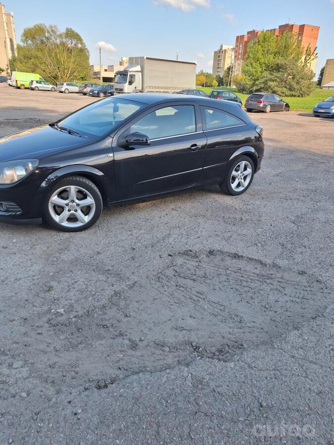 Opel Astra H Hatchback
