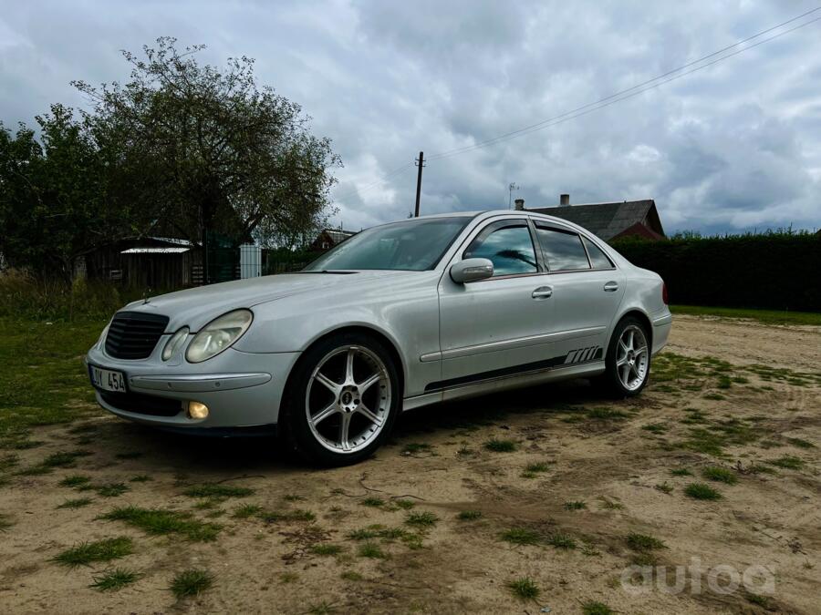 Mercedes-Benz E-Class W211 Sedan