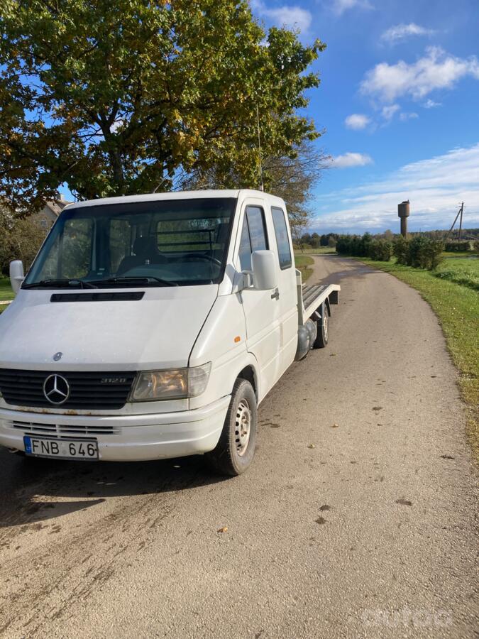 Mercedes-Benz Sprinter First generation