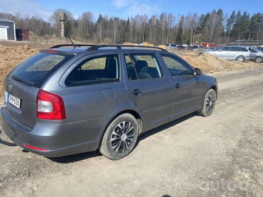 Skoda Octavia 2 generation [restyling] Combi wagon 5-doors