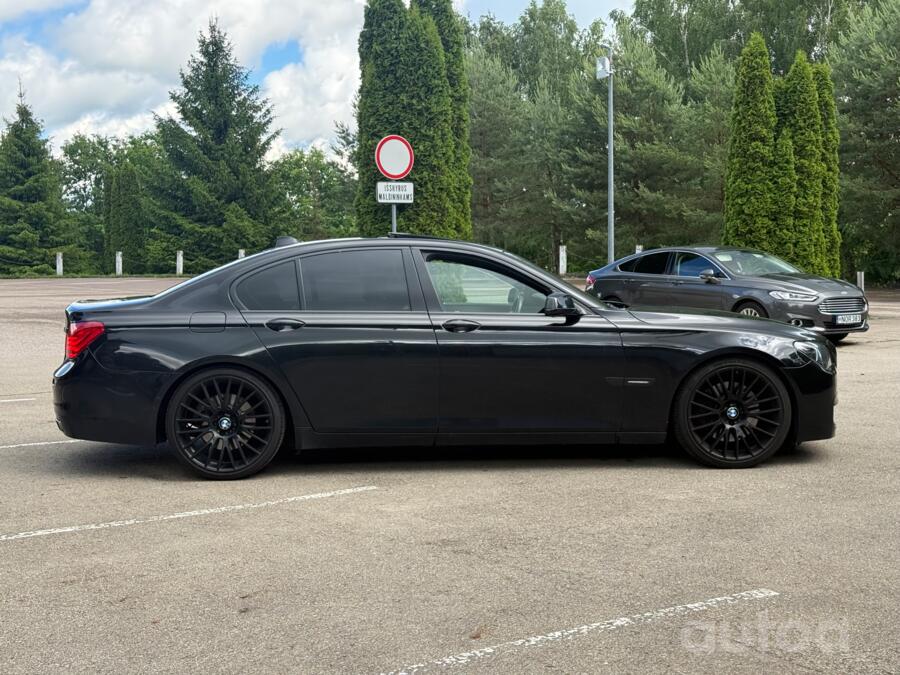 BMW 7 Series F01/F02 Sedan
