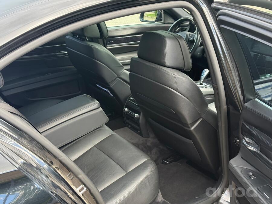 BMW 7 Series F01/F02 Sedan