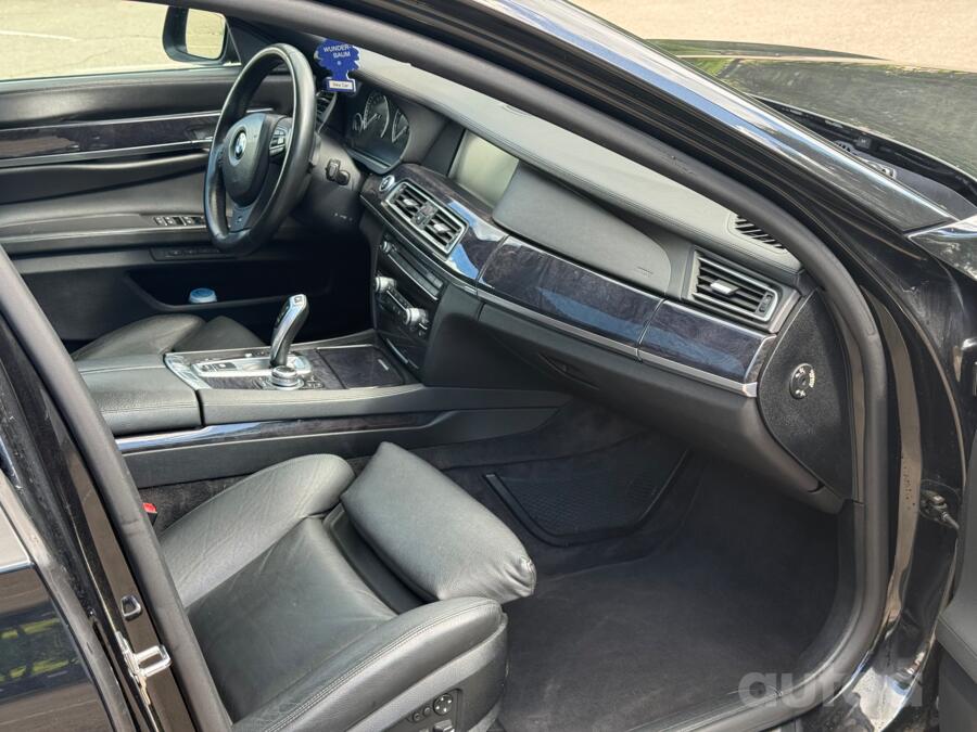 BMW 7 Series F01/F02 Sedan