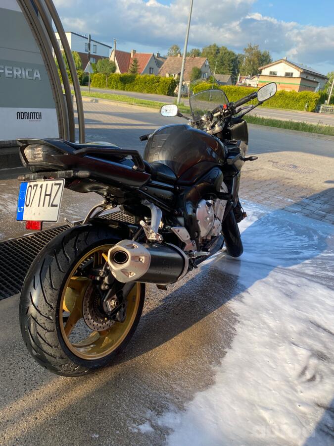 Yamaha FZ
