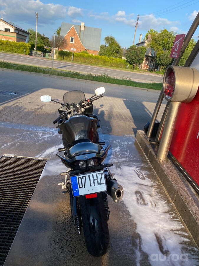 Yamaha FZ