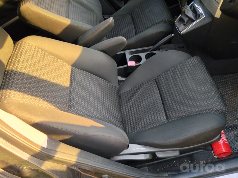 Toyota Corolla Verso 1 generation [restyling] -2 generation