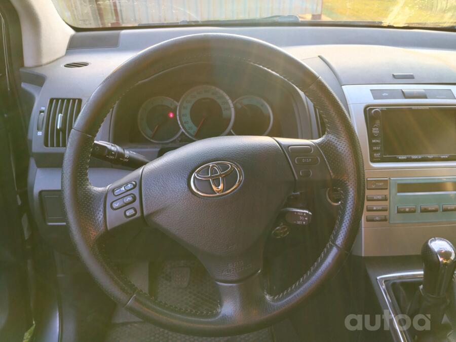 Toyota Corolla Verso 1 generation [restyling] -2 generation