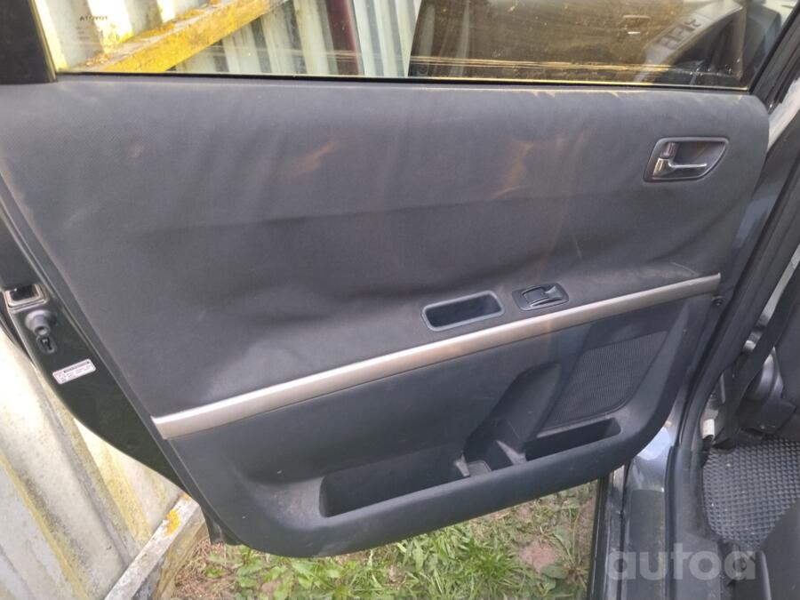 Toyota Corolla Verso 1 generation [restyling] -2 generation