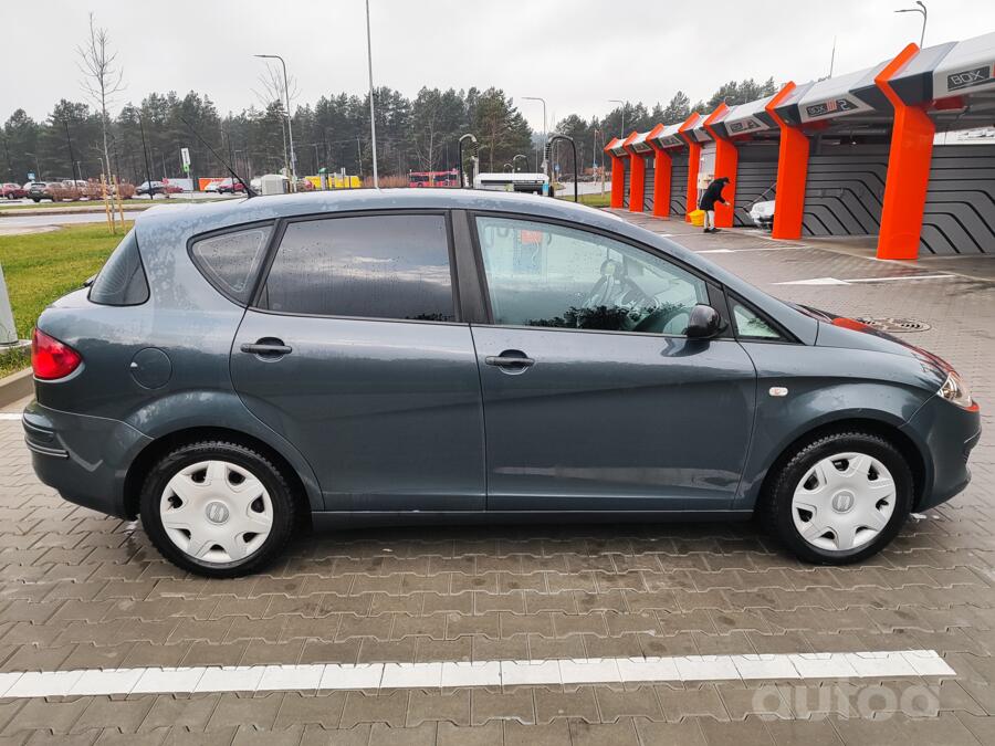 SEAT Toledo 3 generation Hatchback