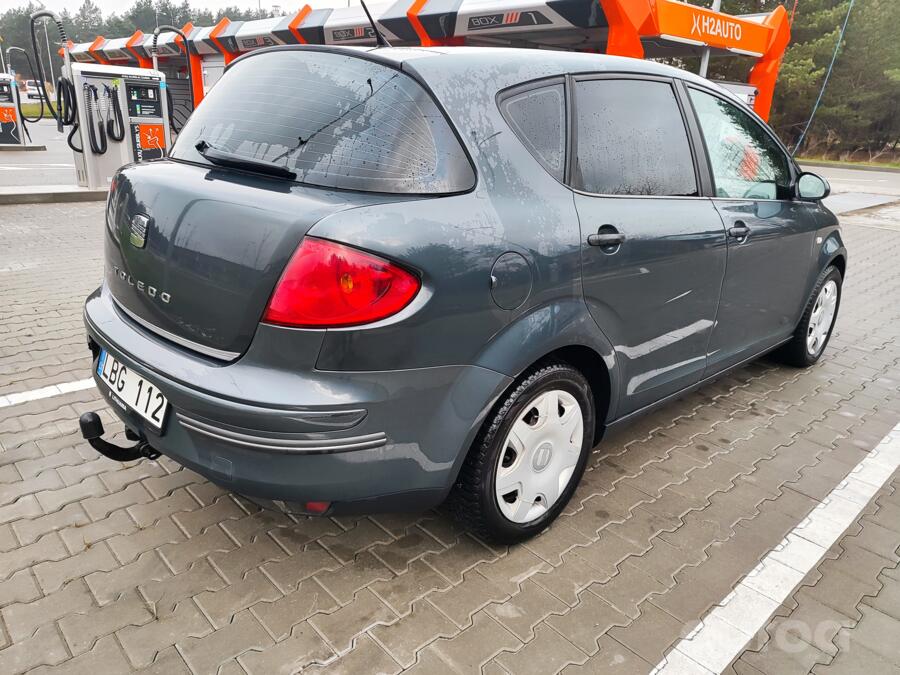 SEAT Toledo 3 generation Hatchback