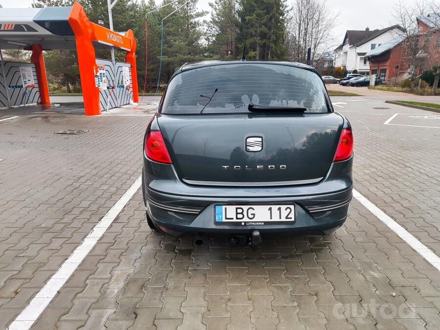 SEAT Toledo 3 generation Hatchback