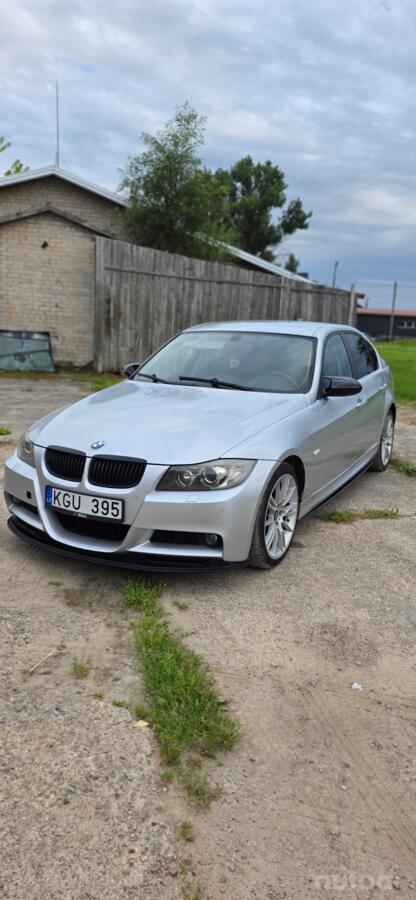 BMW 330 2010