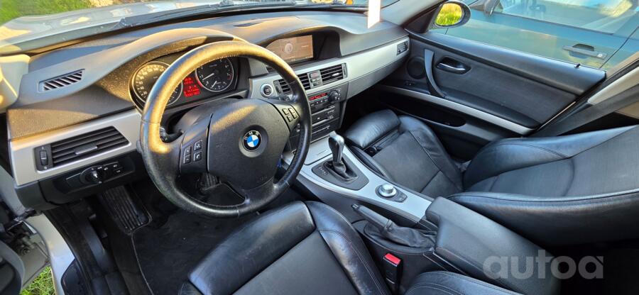 BMW 330 2010
