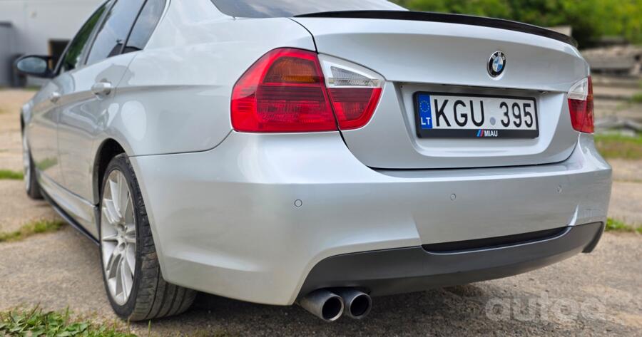 BMW 330 2010