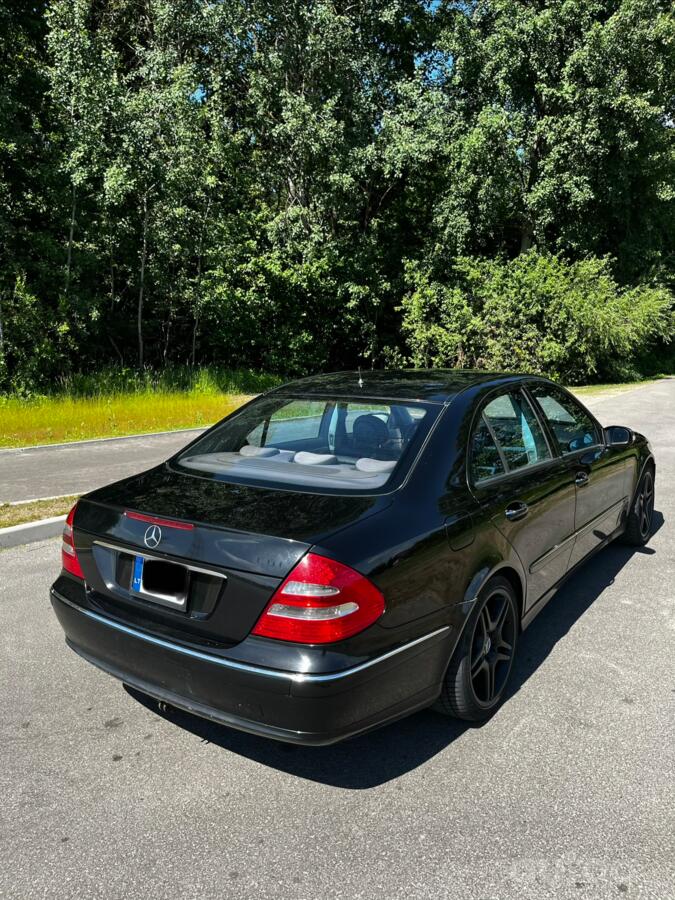 Mercedes-Benz E-Class W211 Sedan