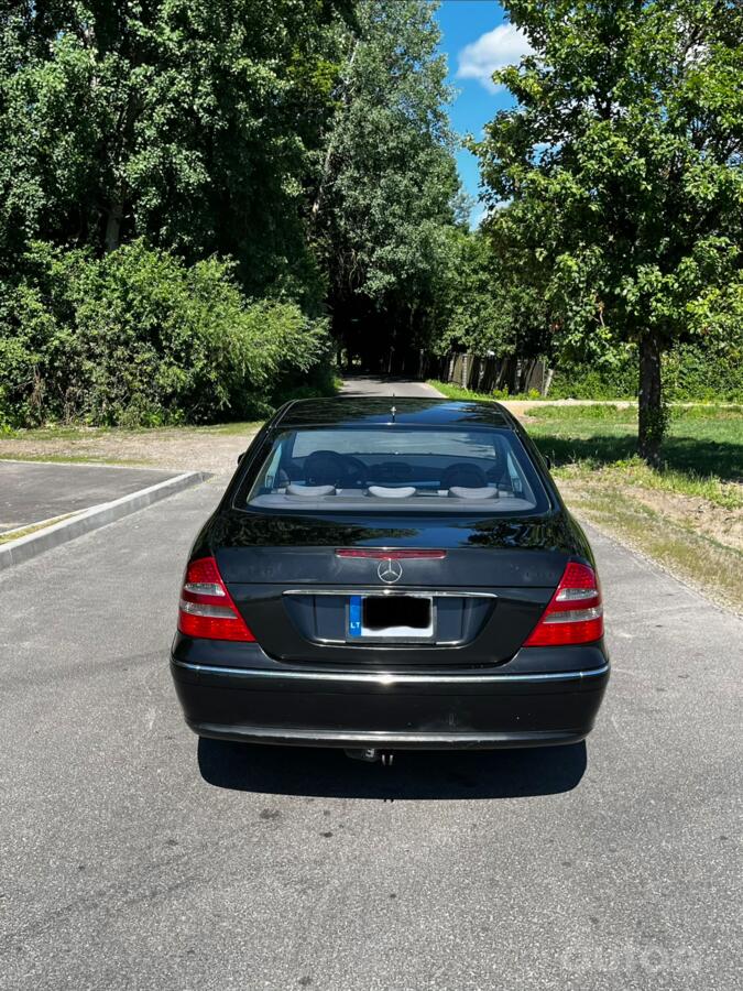Mercedes-Benz E-Class W211 Sedan