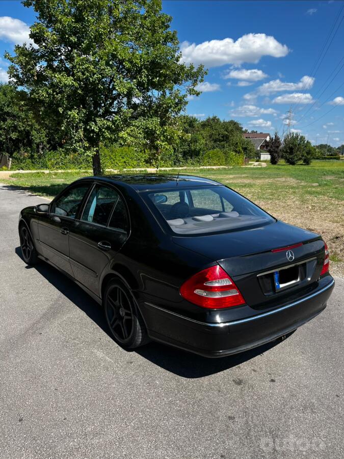 Mercedes-Benz E-Class W211 Sedan