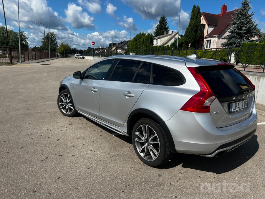Volvo V60 Cross Country 1 generation wagon 5-doors