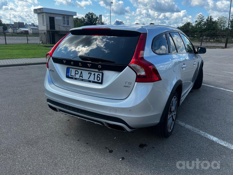 Volvo V60 Cross Country 1 generation wagon 5-doors