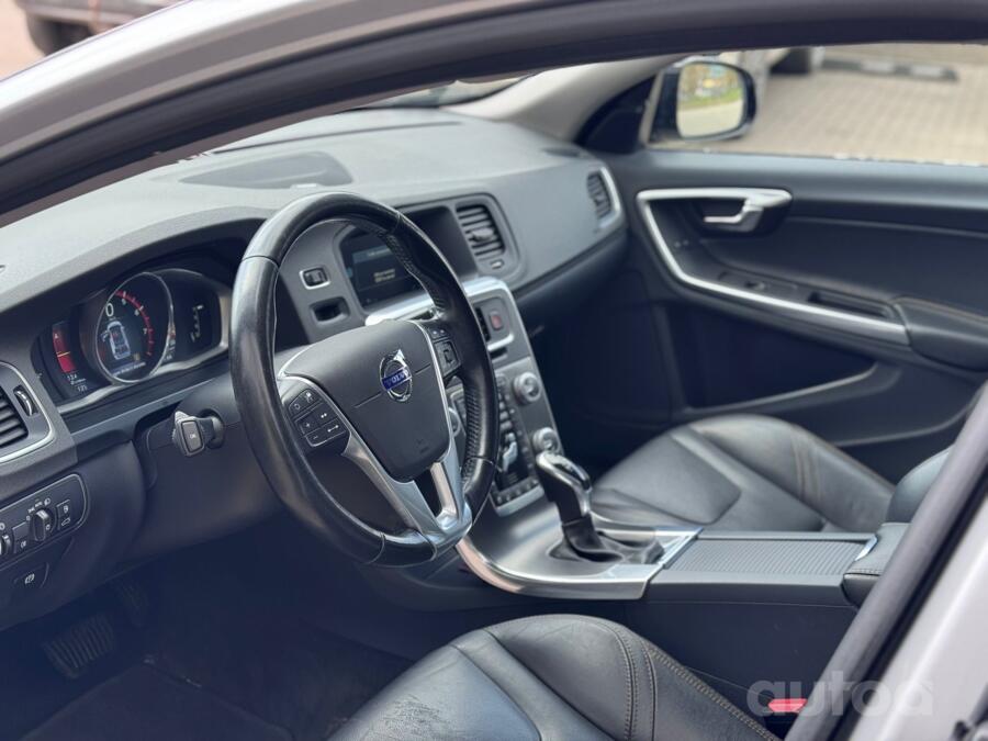 Volvo V60 Cross Country 1 generation wagon 5-doors
