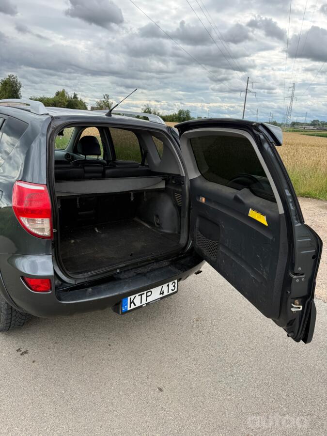Toyota RAV4 3 generation Crossover